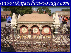 rajasthan and varanasi tour itinerary